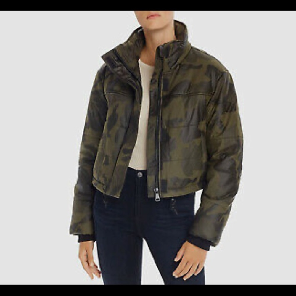 Bagatelle Camo Puffer size Small